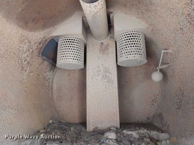 image for item JL9853 1996 Ford LN8000  sewer jetter truck