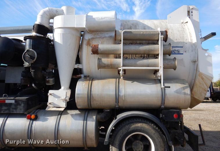 image for item JL9853 1996 Ford LN8000  sewer jetter truck