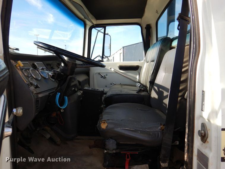 image for item JL9853 1996 Ford LN8000  sewer jetter truck