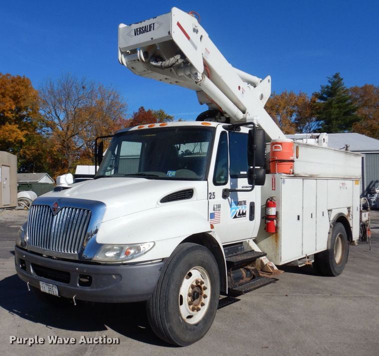 image for item JL9855 2007 International 4300  bucket truck