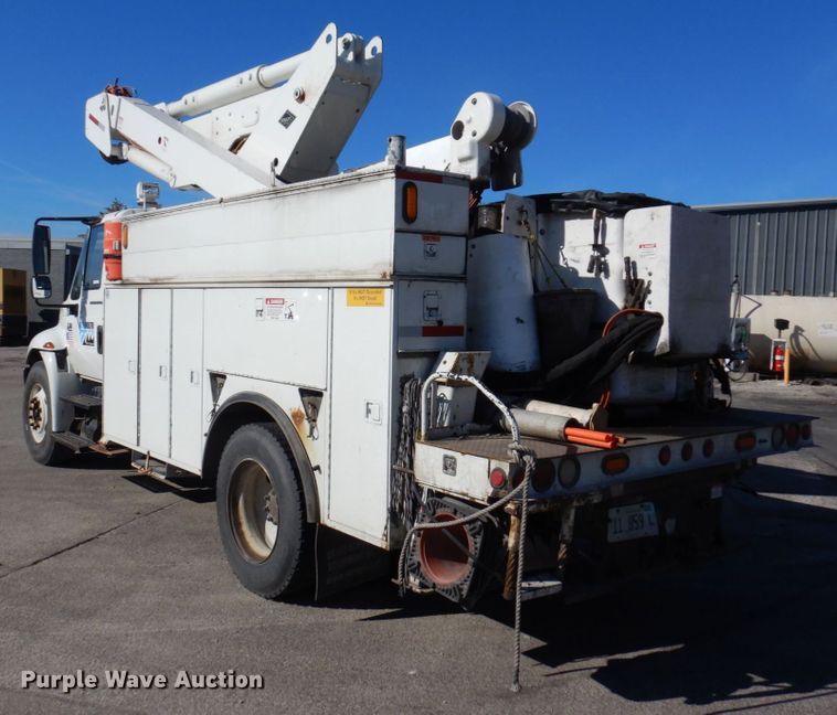 image for item JL9855 2007 International 4300  bucket truck