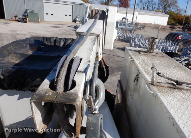 image for item JL9855 2007 International 4300  bucket truck