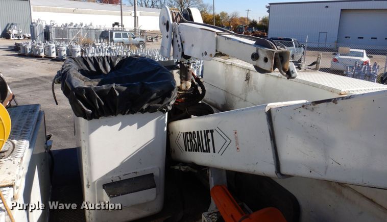 image for item JL9855 2007 International 4300  bucket truck