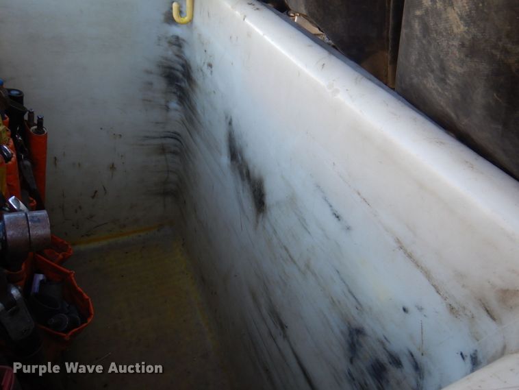 image for item JL9855 2007 International 4300  bucket truck