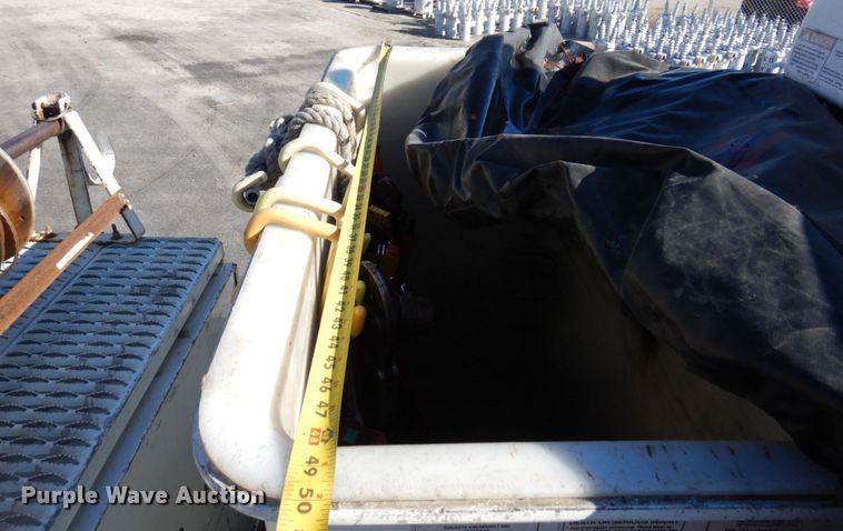 image for item JL9855 2007 International 4300  bucket truck