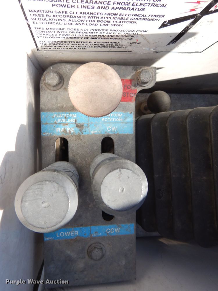 image for item JL9855 2007 International 4300  bucket truck