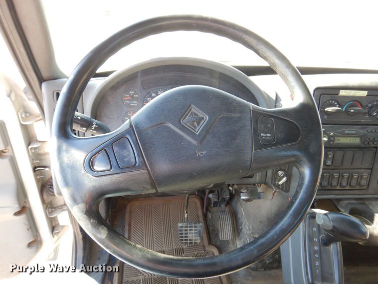 image for item JL9855 2007 International 4300  bucket truck