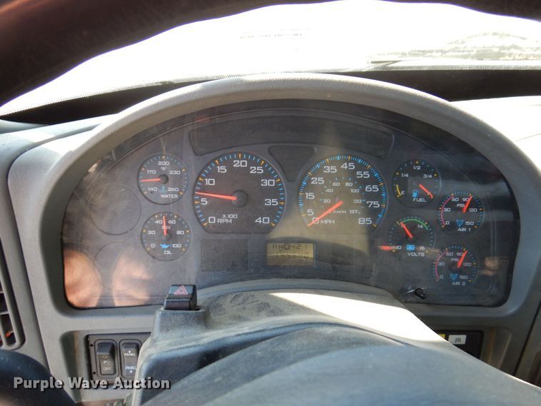 image for item JL9855 2007 International 4300  bucket truck