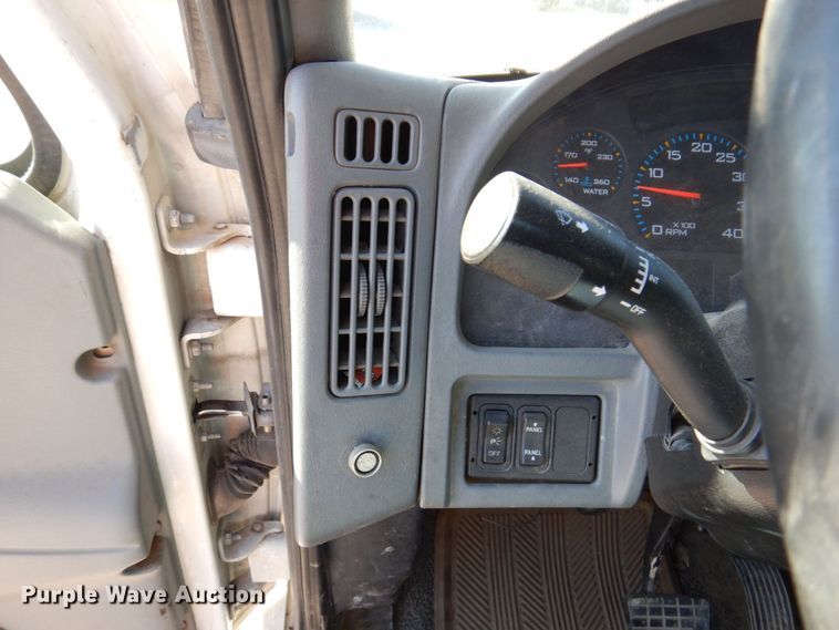 image for item JL9855 2007 International 4300  bucket truck