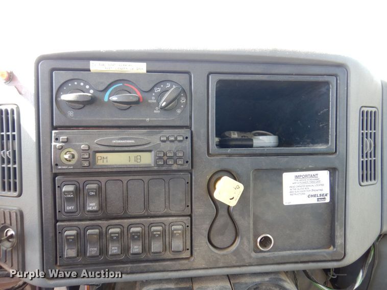 image for item JL9855 2007 International 4300  bucket truck