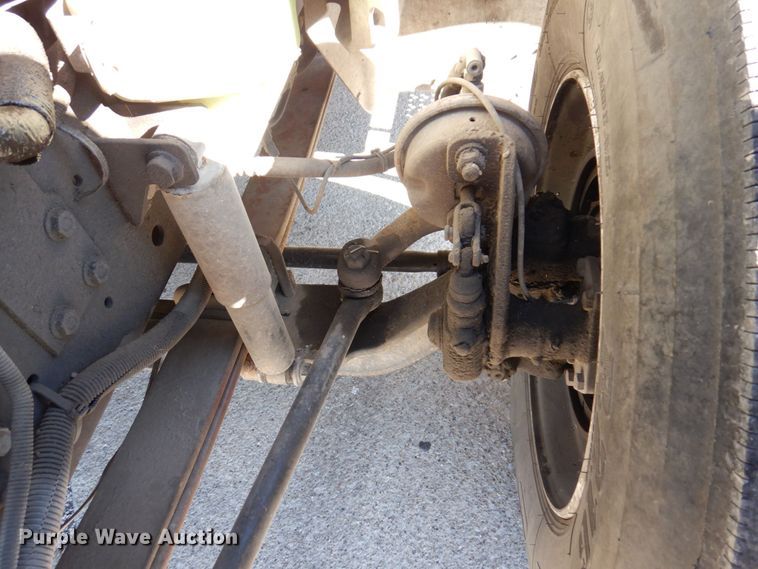 image for item JL9855 2007 International 4300  bucket truck