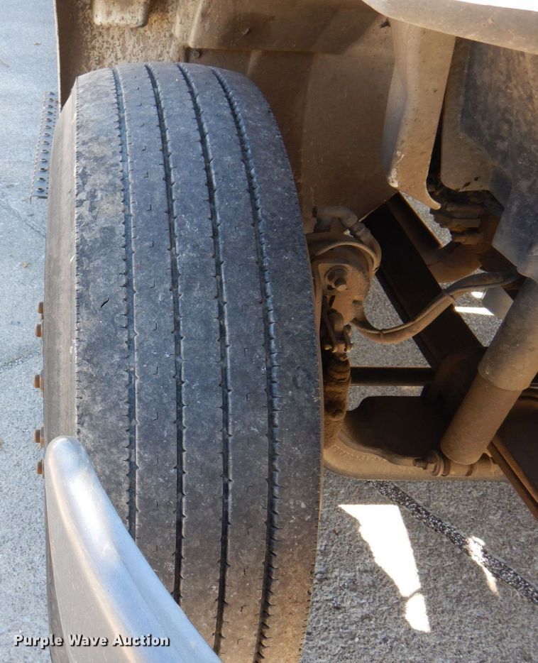 image for item JL9855 2007 International 4300  bucket truck