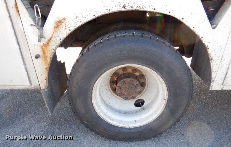 image for item JL9855 2007 International 4300  bucket truck