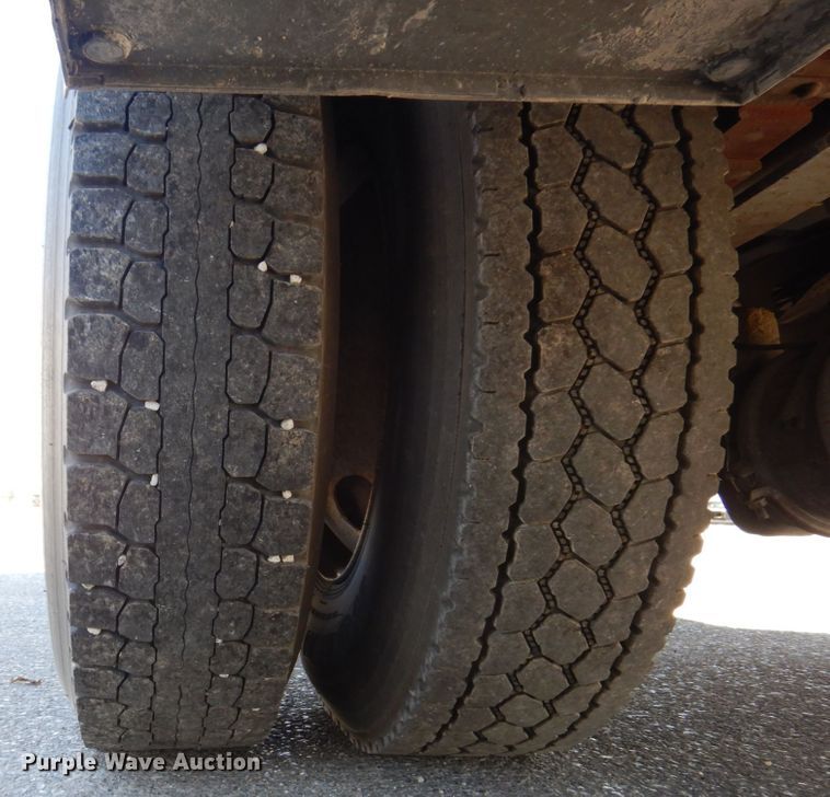 image for item JL9855 2007 International 4300  bucket truck