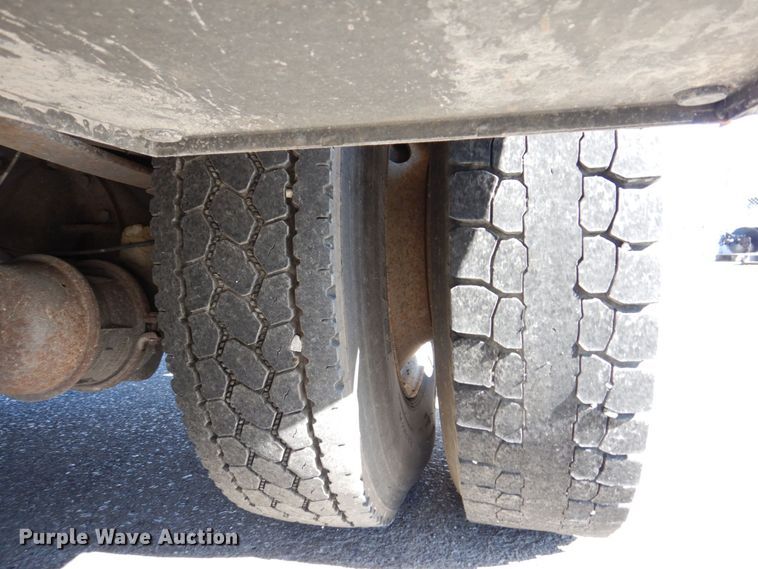 image for item JL9855 2007 International 4300  bucket truck