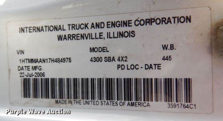 image for item JL9855 2007 International 4300  bucket truck