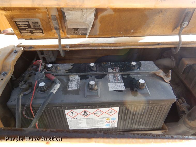 image for item JL9856 1994 Ford 545D  industrial tractor