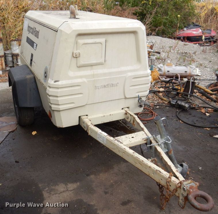 image for item JL9858 2004 Ingersoll Rand P185WR  air compressor