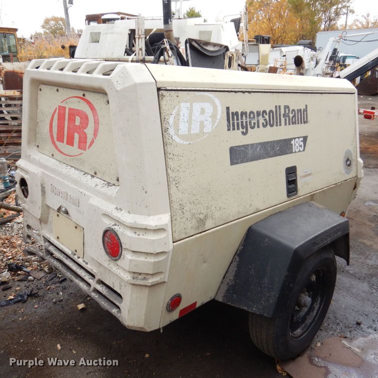 image for item JL9858 2004 Ingersoll Rand P185WR  air compressor