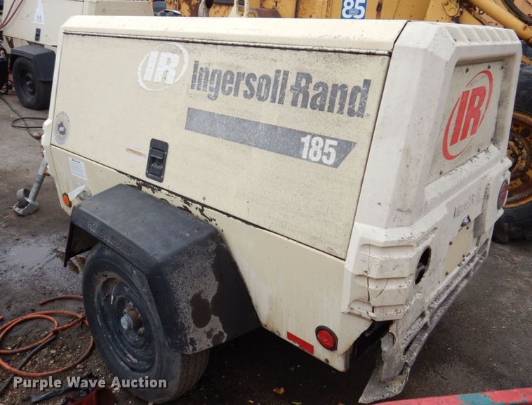 image for item JL9858 2004 Ingersoll Rand P185WR  air compressor