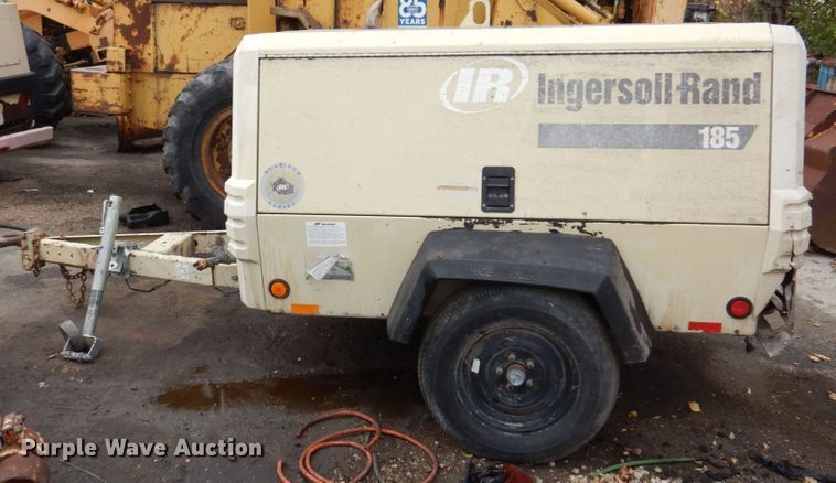 image for item JL9858 2004 Ingersoll Rand P185WR  air compressor