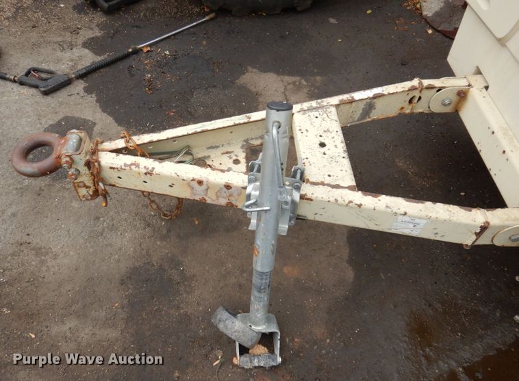 image for item JL9858 2004 Ingersoll Rand P185WR  air compressor