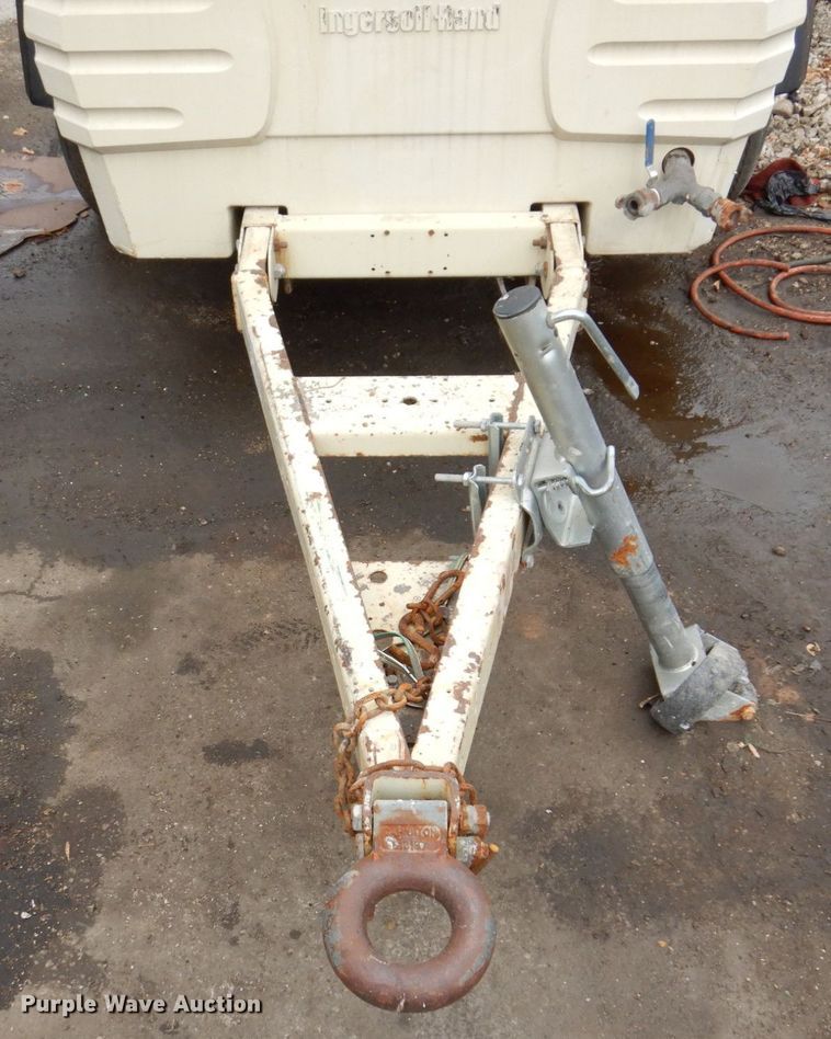 image for item JL9858 2004 Ingersoll Rand P185WR  air compressor