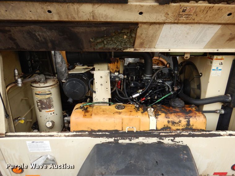 image for item JL9858 2004 Ingersoll Rand P185WR  air compressor