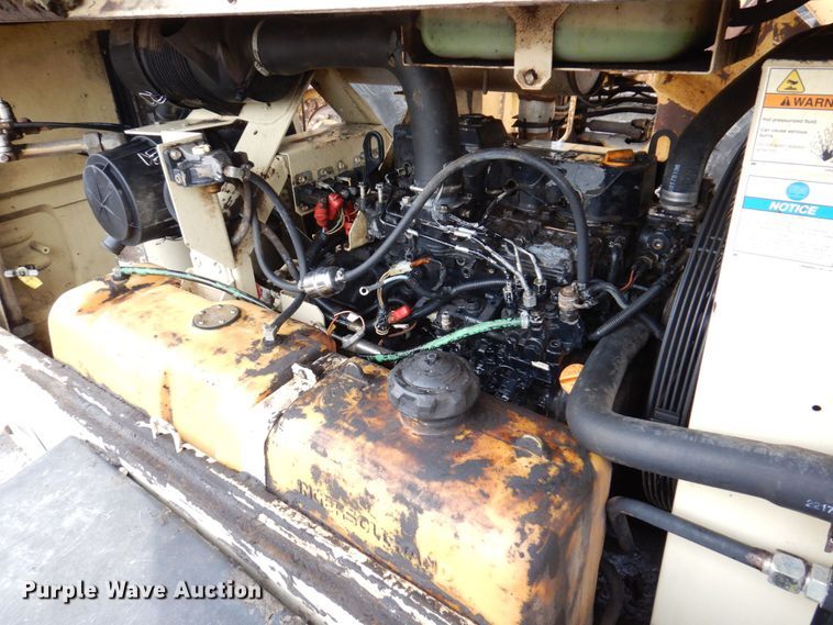 image for item JL9858 2004 Ingersoll Rand P185WR  air compressor