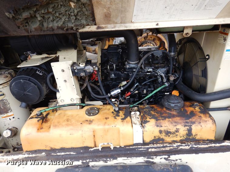 image for item JL9858 2004 Ingersoll Rand P185WR  air compressor