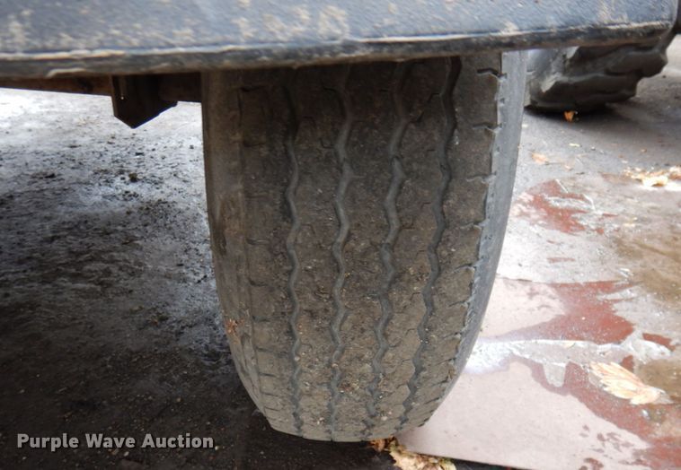 image for item JL9858 2004 Ingersoll Rand P185WR  air compressor