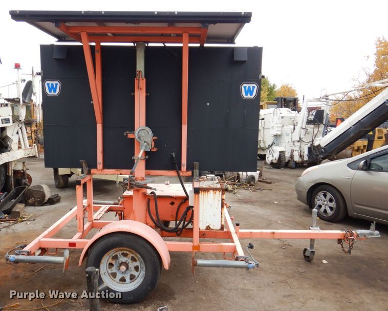 image for item JL9860 2005 Wanco WVTM  message board trailer