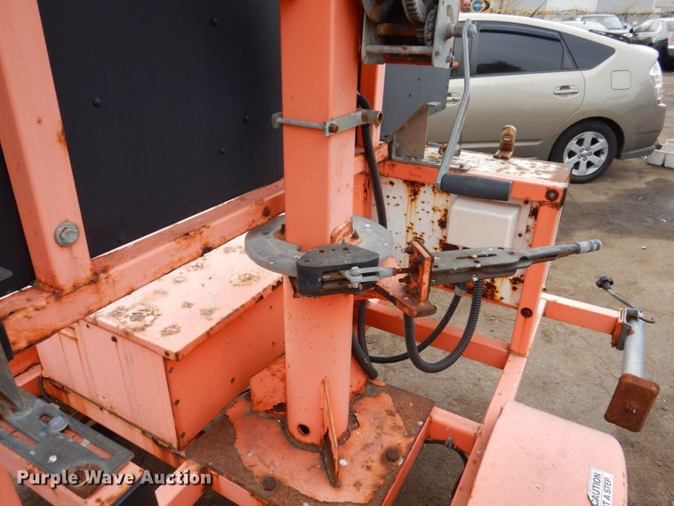 image for item JL9860 2005 Wanco WVTM  message board trailer