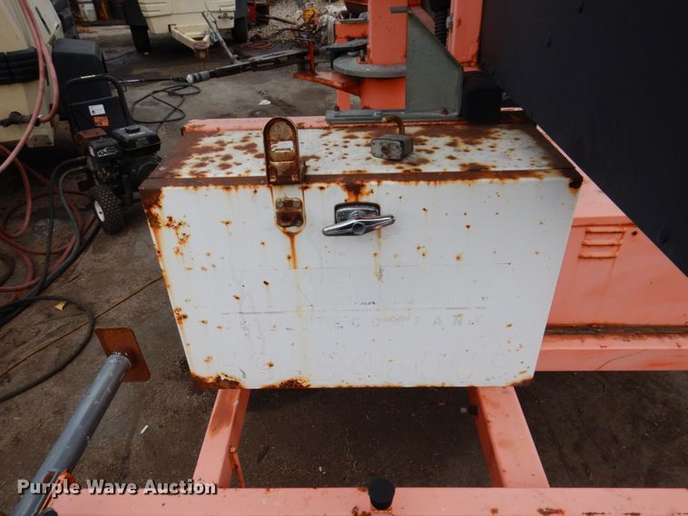 image for item JL9860 2005 Wanco WVTM  message board trailer