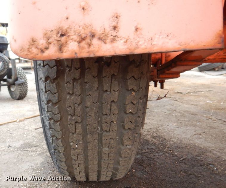 image for item JL9860 2005 Wanco WVTM  message board trailer