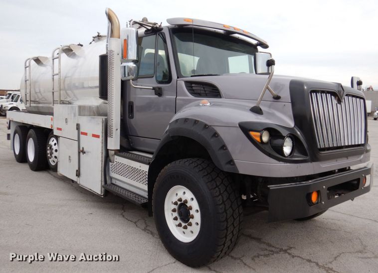 image for item JL9862 2016 International 7600  vacuum truck