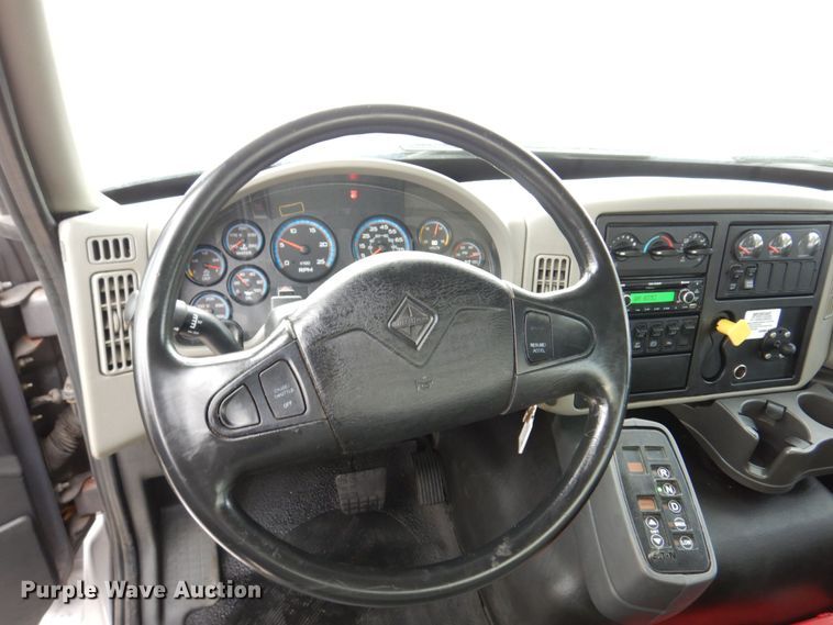 image for item JL9862 2016 International 7600  vacuum truck