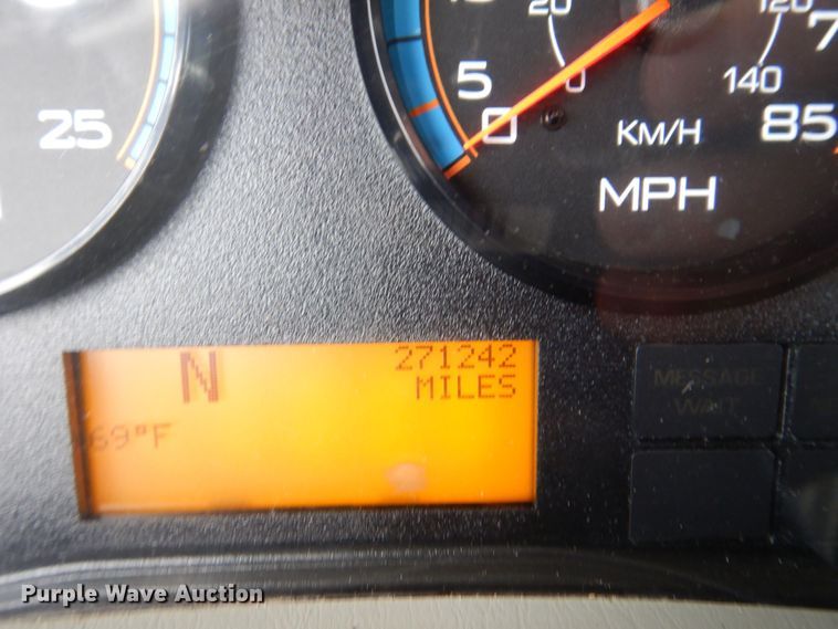 image for item JL9862 2016 International 7600  vacuum truck