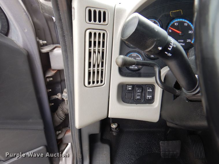 image for item JL9862 2016 International 7600  vacuum truck