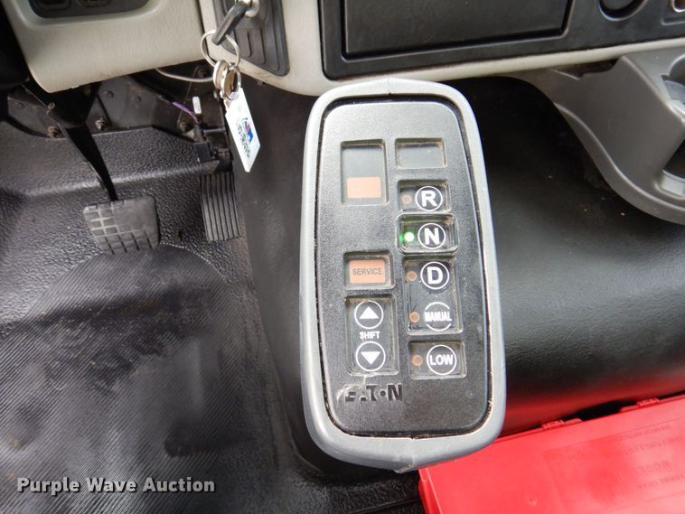 image for item JL9862 2016 International 7600  vacuum truck