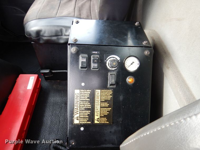 image for item JL9862 2016 International 7600  vacuum truck