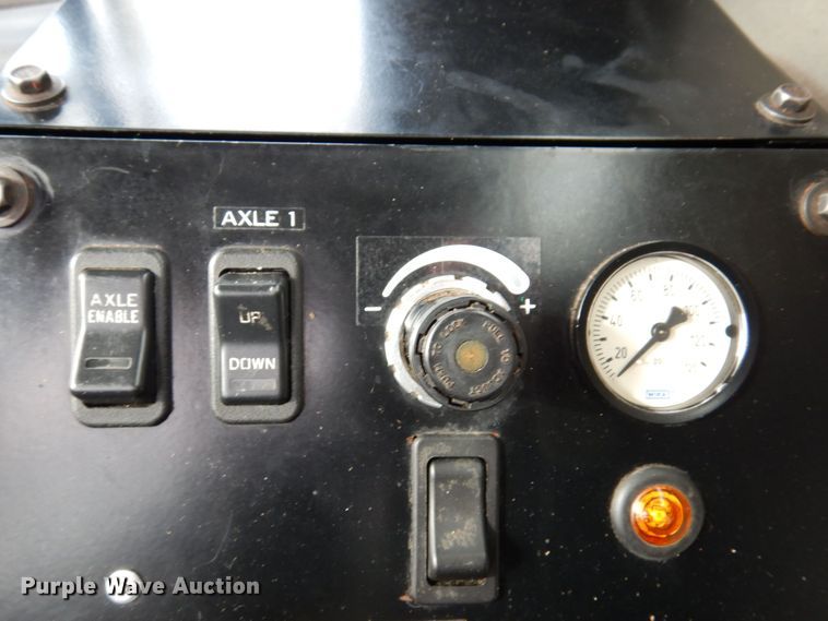 image for item JL9862 2016 International 7600  vacuum truck