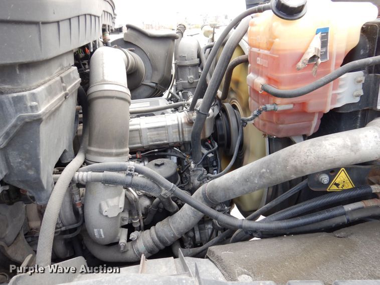 image for item JL9862 2016 International 7600  vacuum truck