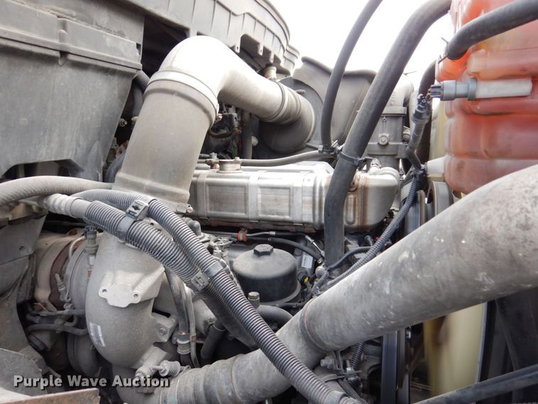 image for item JL9862 2016 International 7600  vacuum truck