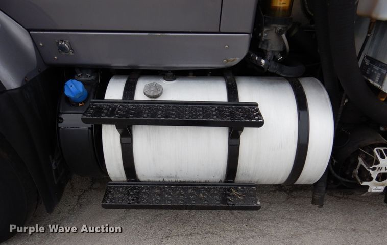 image for item JL9862 2016 International 7600  vacuum truck