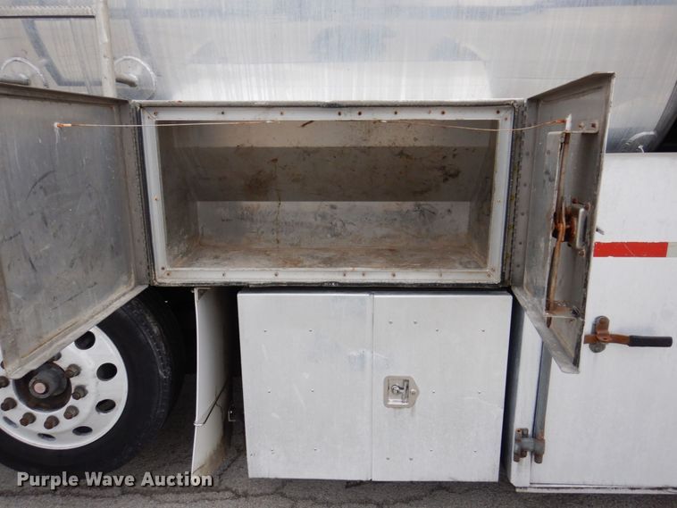 image for item JL9862 2016 International 7600  vacuum truck