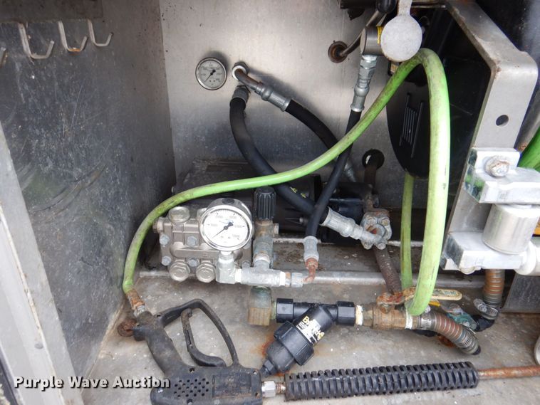 image for item JL9862 2016 International 7600  vacuum truck