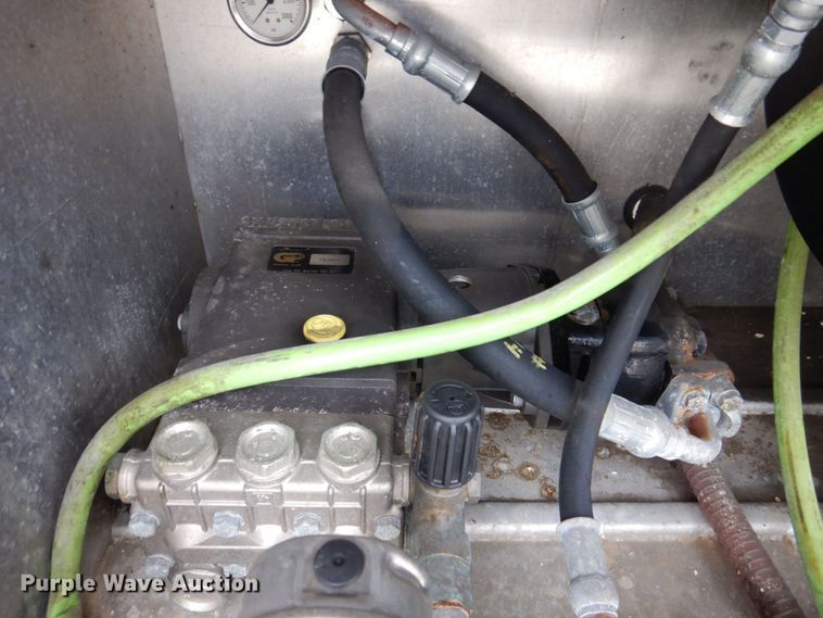 image for item JL9862 2016 International 7600  vacuum truck