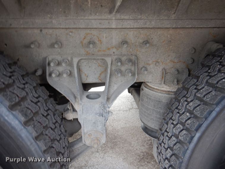 image for item JL9862 2016 International 7600  vacuum truck