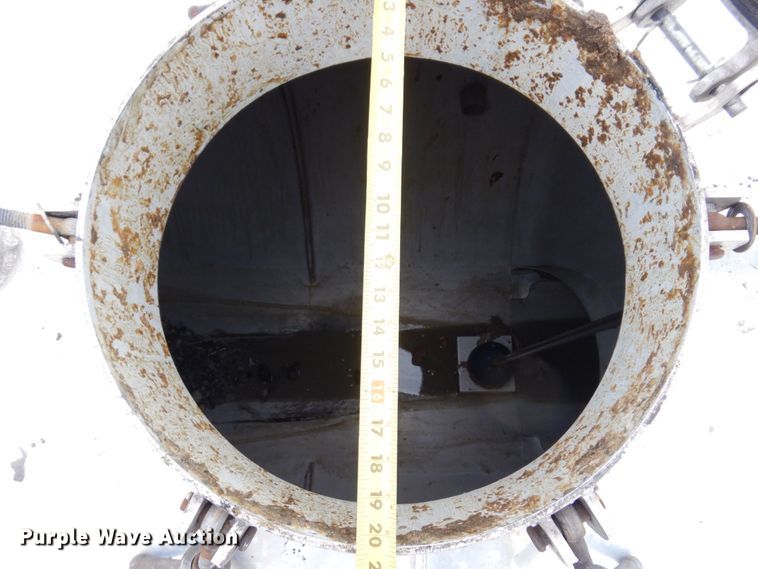 image for item JL9862 2016 International 7600  vacuum truck